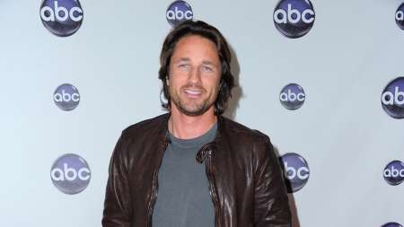 Martin Henderson in a Award Function